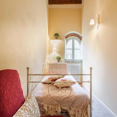 Spacious Apartment Next To Guinigi Tower Apartment *