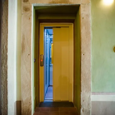 Spacious Apartment Next To Guinigi Tower Apartment