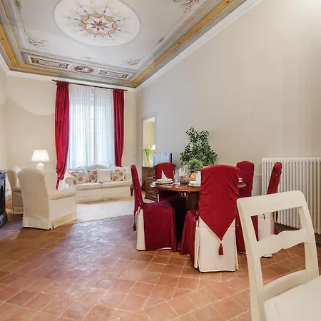 Spacious Apartment Next To Guinigi Tower Apartment *
