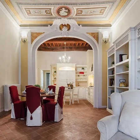 Spacious Apartment Next To Guinigi Tower * Lucca